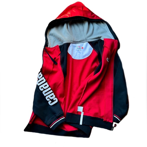 IT’S FUN TO BE CANADIAN Hoodie, Red & Black / Size S - Picture 11 of 15